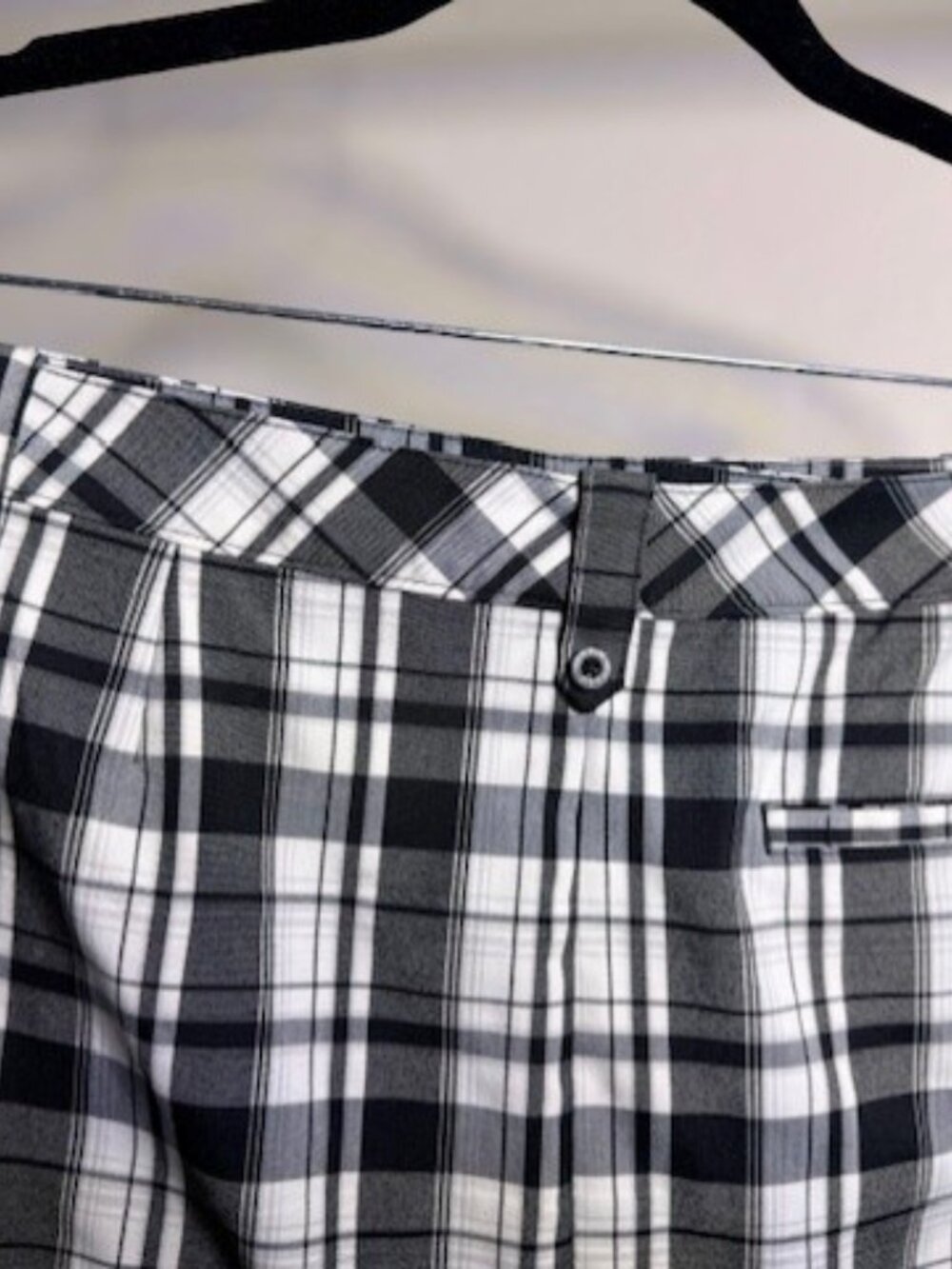 IZOD Golf Plaid Athletic Skort, Size 10 - Picture 5 of 8
